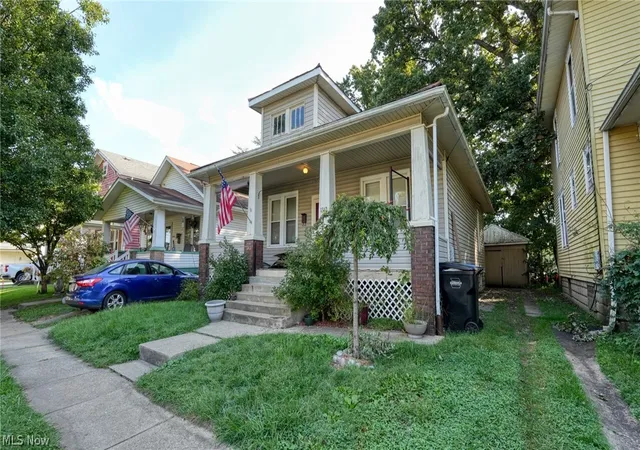 Photo 2 of Single family home for sale at 1342 Jewett Dr, Zanesville, OH 43701 | MLS# 5243428 | Listing updated on 2026-09-09