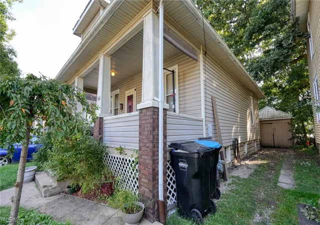 Photo 3 of Single family home for sale at 1342 Jewett Dr, Zanesville, OH 43701 | MLS# 5243428 | Listing updated on 2026-09-09
