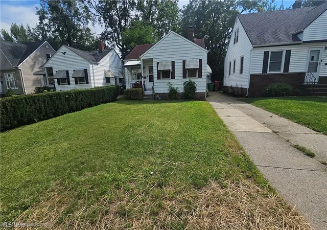 Single family home for sale at 12332 Park Knoll Dr, Cleveland, OH 44125 | MLS# 5241885