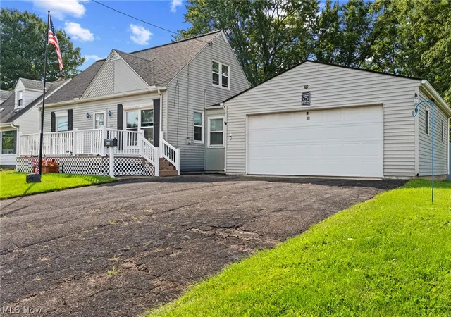 Photo 2 of Sale Pending at 634 Elbur Ave, Akron, OH 44306 | MLS# 5241866 | Listing updated on 2026-09-14