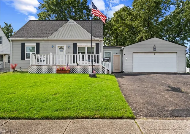 Photo 3 of Sale Pending at 634 Elbur Ave, Akron, OH 44306 | MLS# 5241866 | Listing updated on 2026-09-14