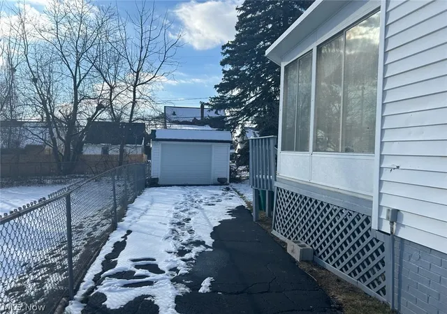 Photo 1 of Single family home for sale at 5146 Arch St, Maple Heights, OH 44137 | MLS# 5243113 | Listing updated on 2026-09-09