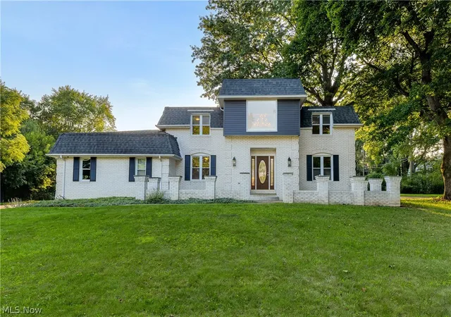 Photo 2 of Single family home for sale at 3503 Market Ave N, Canton, OH 44714 | MLS# 5243412 | Listing updated on 2026-09-29