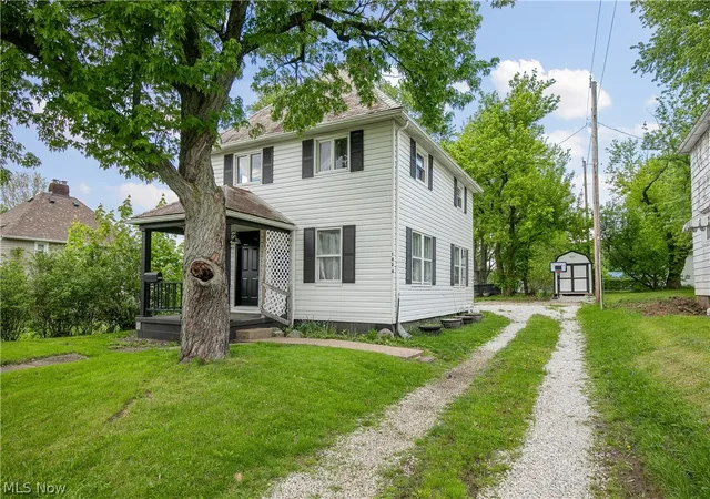 Photo 1 of Single family home for sale at 1424 S Liberty Ave, Alliance, OH 44601 | MLS# 5243475 | Listing updated on 2026-10-05