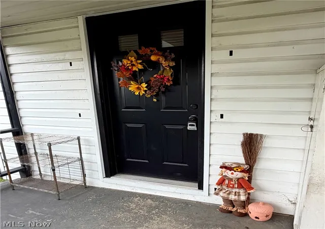 Photo 3 of Single family home for sale at 1424 S Liberty Ave, Alliance, OH 44601 | MLS# 5243475 | Listing updated on 2026-10-05