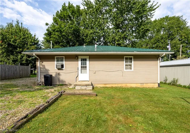 Photo 3 of Single family home for sale at 1286 Lenox Ave, Mansfield, OH 44906 | MLS# 5243495 | Listing updated on 2026-10-02