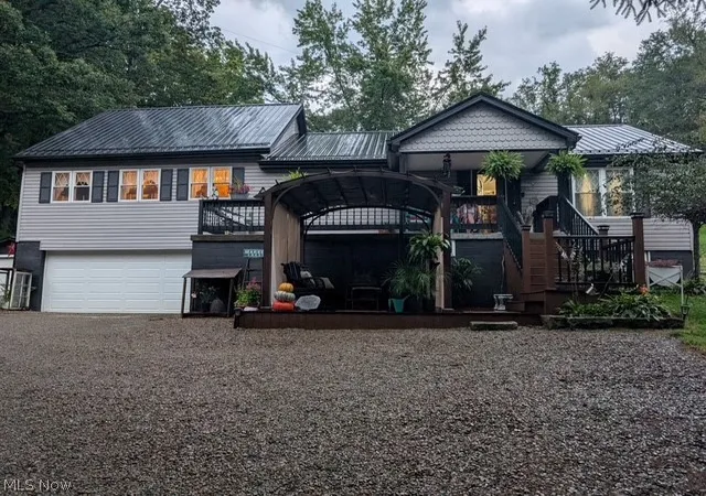 Photo 2 of Single family home for sale at 410 Mahan Ln, Follansbee, WV 26037 | MLS# 5243520 | Listing updated on 2026-09-09