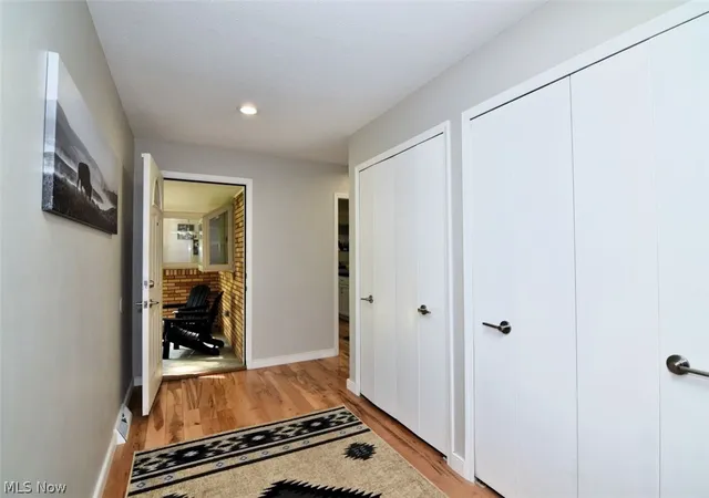 Photo 4 of Single family home for sale at 4240 Som Ctr Rd, Chagrin Falls, OH 44022 | MLS# 5243256 | Listing updated on 2026-09-16