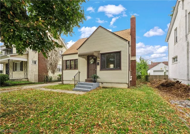 Photo 2 of Single family home for sale at 1978 Stratford Way, Columbus, OH 43219 | MLS# 5243312 | Listing updated on 2026-09-10