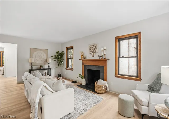 Photo 3 of Single family home for sale at 1978 Stratford Way, Columbus, OH 43219 | MLS# 5243312 | Listing updated on 2026-09-10