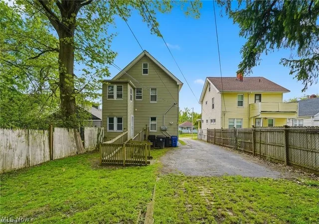 Listing Photo 2 - Condo for sale in building located at 13611 Beachwood Ave, Cleveland, OH 44105 - Unit #