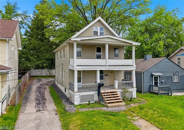 Listing Photo 3 - Condo for sale in building located at 13611 Beachwood Ave, Cleveland, OH 44105