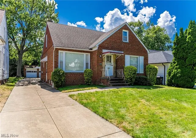 Single family home for sale at 4226 Okalona Rd, Cleveland, OH 44121 | MLS# 5243557