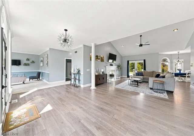 Photo 3 of Single family home for sale at 812 S Prospect Ave, Hartville, OH 44632 | MLS# 5243215 | Listing updated on 2026-10-05