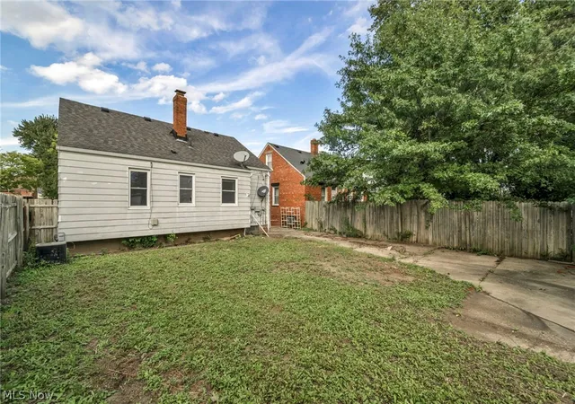 Photo 4 of Single family home for sale at 13305 Highlandview Ave, Cleveland, OH 44135 | MLS# 5243102 | Listing updated on 2026-09-14