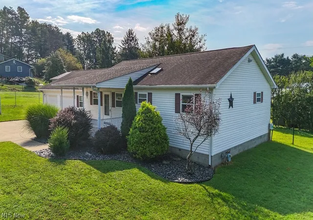 Photo 2 of Single family home for sale at 103 Creston Ln, Marietta, OH 45750 | MLS# 5243525 | Listing updated on 2026-09-21