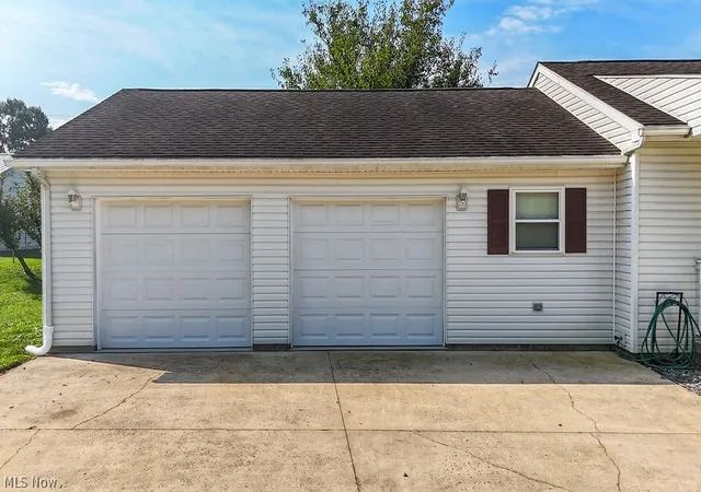 Photo 3 of Single family home for sale at 103 Creston Ln, Marietta, OH 45750 | MLS# 5243525 | Listing updated on 2026-09-21