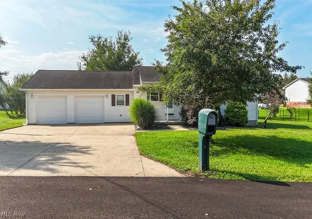 Photo 3 of Single family home for sale at 103 Creston Ln, Marietta, OH 45750 | MLS# 5243525 | Listing updated on 2026-09-21