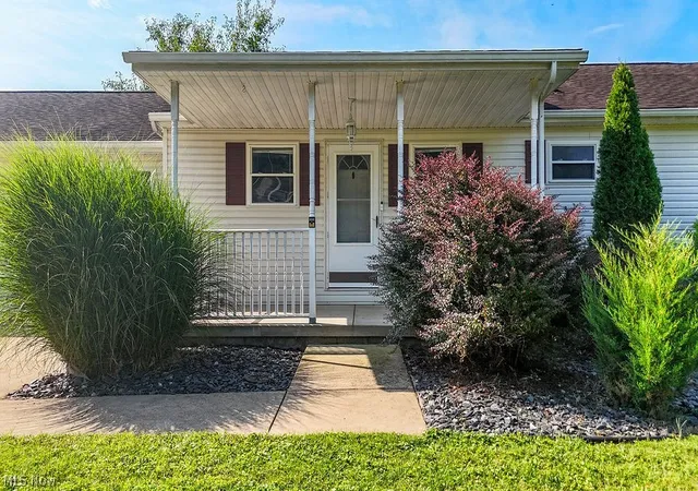Photo 4 of Single family home for sale at 103 Creston Ln, Marietta, OH 45750 | MLS# 5243525 | Listing updated on 2026-09-21