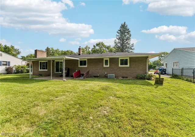 Photo 4 of Single family home for sale at 460 Long St, Amherst, OH 44001 | MLS# 5243654 | Listing updated on 2026-09-17