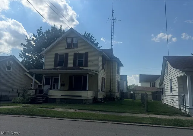 Photo 2 of House for sale at 837 Parkview St NE, Massillon, OH 44646 | MLS# 5243649 | Listing updated on 2026-09-10
