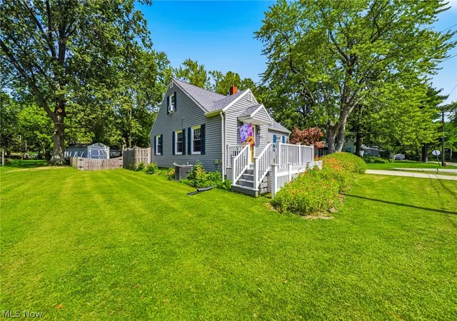 Photo 2 of Single family home for sale at 1809 W 16th Street, Ashtabula, OH 44004 | MLS# 5243262 | Listing updated on 2026-09-13