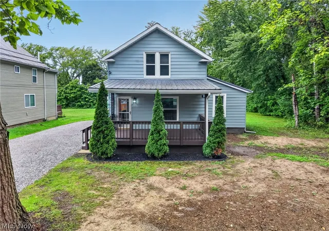 Photo 1 of Single family home for sale at 1727 E 49th Street, Ashtabula, OH 44004 | MLS# 5243365 | Listing updated on 2026-09-10