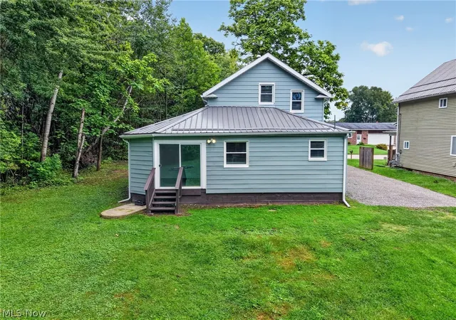 Photo 2 of Single family home for sale at 1727 E 49th Street, Ashtabula, OH 44004 | MLS# 5243365 | Listing updated on 2026-09-10