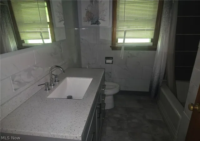 Photo 11 of Single family home for sale at 2156 Mcguffey Rd, Youngstown, OH 44505 | MLS# 5240908 | Listing updated on 2026-09-10