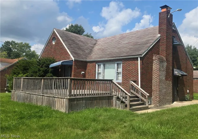 Photo 1 of Single family home for sale at 2156 Mcguffey Rd, Youngstown, OH 44505 | MLS# 5240908 | Listing updated on 2026-09-10