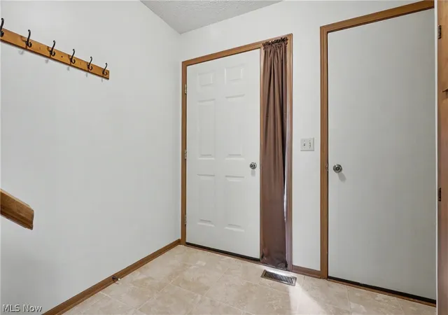 Photo 3 of Condo for sale at 2466 Wrens Dr S, Stow, OH 44224 | MLS# 5242853 | Listing updated on 2026-09-14