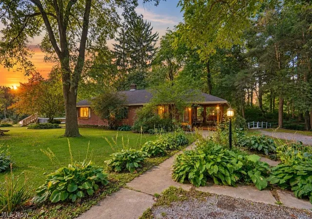 Photo 1 of Single family home for sale at 528 Pres Vannes Dr, Dalton, OH 44618 | MLS# 5243662 | Listing updated on 2026-09-25