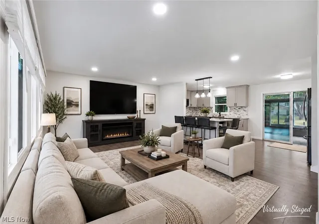 Photo 2 of Single family home for sale at 7474 Woodcrest Ave Ne, Canton, OH 44721 | MLS# 5242903 | Listing updated on 2026-09-10