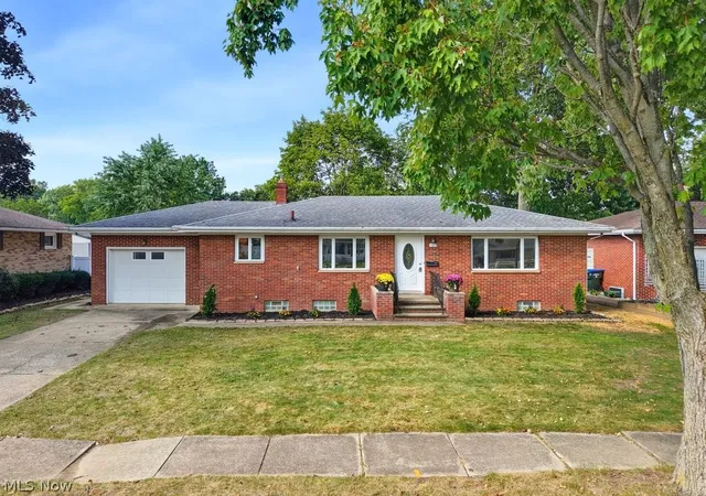 Photo 1 of Single family home for sale at 127 Alameda Ave, Cuyahoga Falls, OH 44221 | MLS# 5243685 | Listing updated on 2026-09-11