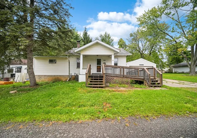 Photo 1 of Sale Pending at 669 Scott Pl Nw, Massillon, OH 44647 | MLS# 5242173 | Listing updated on 2026-09-14