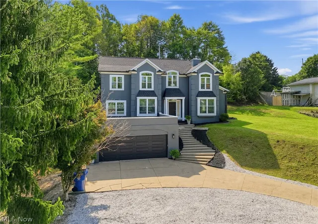 Photo 1 of Single family home for sale at 6 Hillcrest Dr, Cambridge, OH 43725 | MLS# 5243683 | Listing updated on 2026-09-30