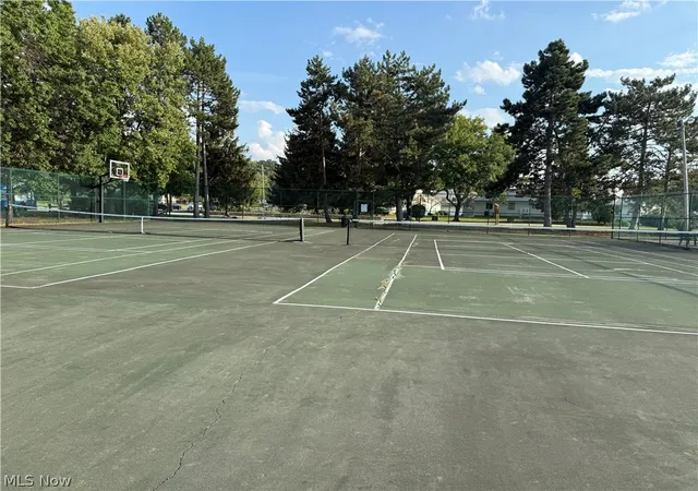 Listing Photo 2 - Condo for sale in building located at 5481 Millwood Ln, Willoughby, OH 44094 - Unit #37-A