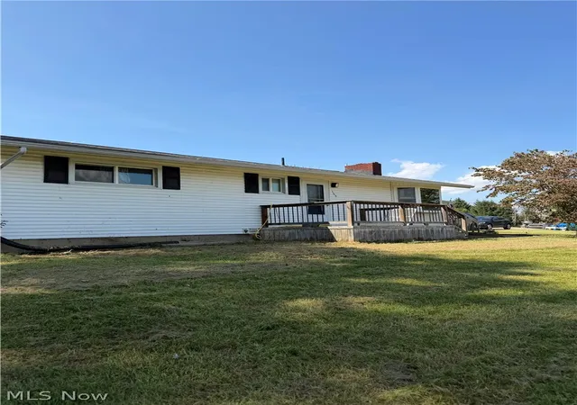 Photo 2 of Single family home for sale at 165 Chapel Hl Rd, Zanesville, OH 43701 | MLS# 5243697 | Listing updated on 2026-09-10