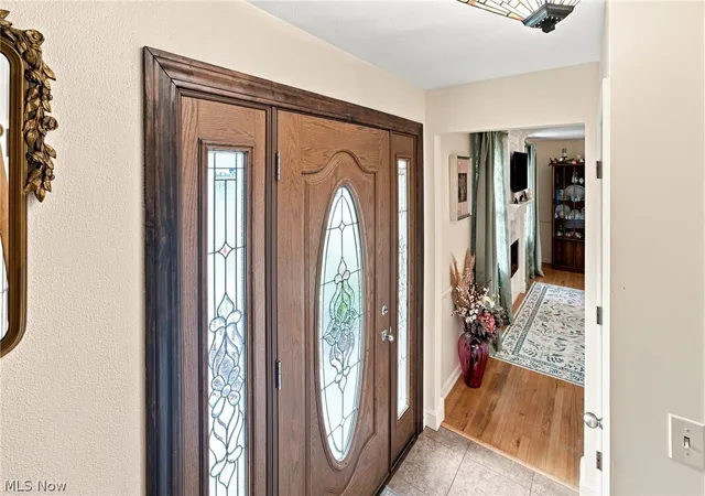 Photo 4 of Sale Pending at 136 Illinois Cir, Elyria, OH 44035 | MLS# 5243277 | Listing updated on 2026-09-13