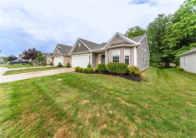 Photo 3 of Single family home for sale at 27282 Emerald Oval N, Olmsted Twp, OH 44138 | MLS# 5242881 | Listing updated on 2026-09-29