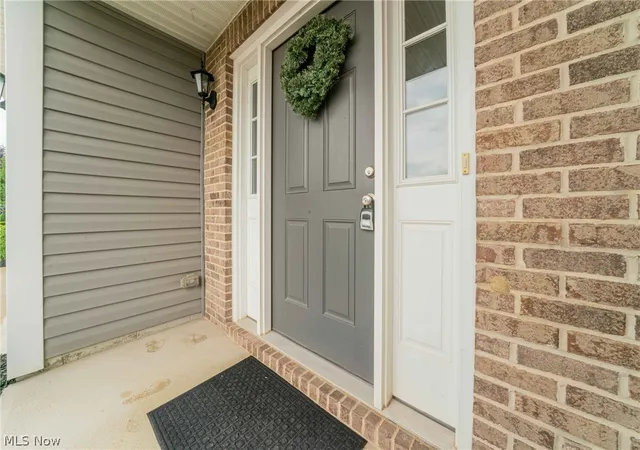 Photo 2 of Single family home for sale at 27282 Emerald Oval N, Olmsted Twp, OH 44138 | MLS# 5242881 | Listing updated on 2026-09-29