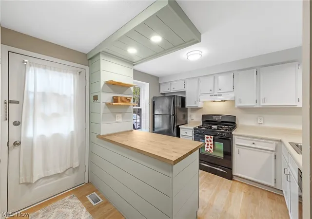 Photo 3 of Condo for sale at 3848 Lake Run Blvd, Stow, OH 44224 | MLS# 5243728 | Listing updated on 2026-09-10