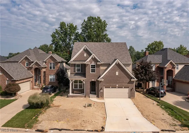Photo 3 of Single family home for sale at 34244 Crown Colony Dr, Avon, OH 44011 | MLS# 5240282 | Listing updated on 2026-10-03