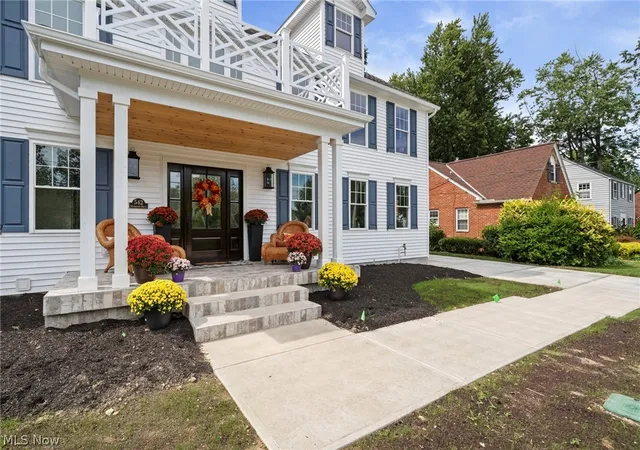 Photo 2 of Single family home for sale at 542 Humiston Dr, Bay Village, OH 44140 | MLS# 5243324 | Listing updated on 2026-09-10