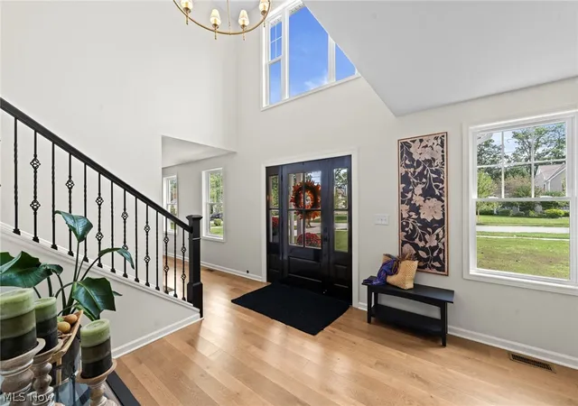 Photo 3 of Single family home for sale at 542 Humiston Dr, Bay Village, OH 44140 | MLS# 5243324 | Listing updated on 2026-09-10