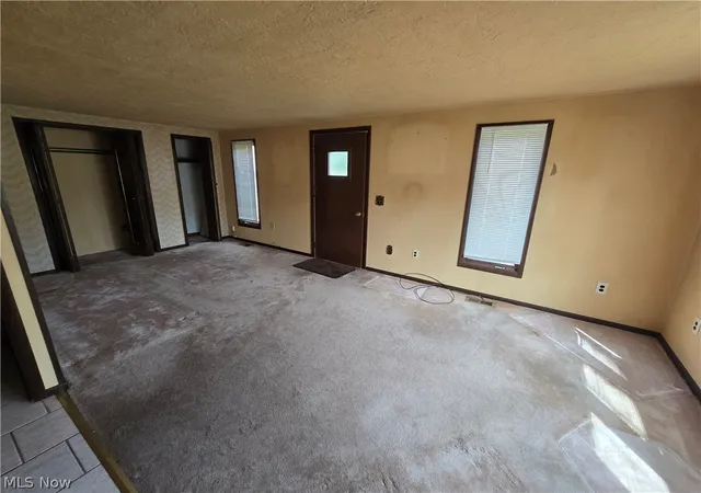 Photo 3 of Single family home for sale at 1221 Lake Ave, Aurora, OH 44202 | MLS# 5242493 | Listing updated on 2026-10-02