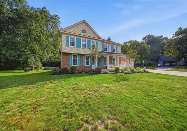 Photo 2 of Sale Pending at 2716 Waterbury St Nw, North Canton, OH 44720 | MLS# 5240925 | Listing updated on 2026-09-14