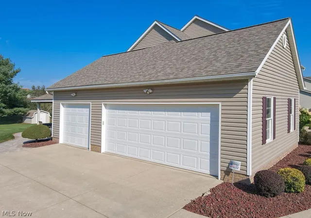 Photo 3 of Sale Pending at 127 Whittlesey Dr, Tallmadge, OH 44278 | MLS# 5243015 | Listing updated on 2026-09-12