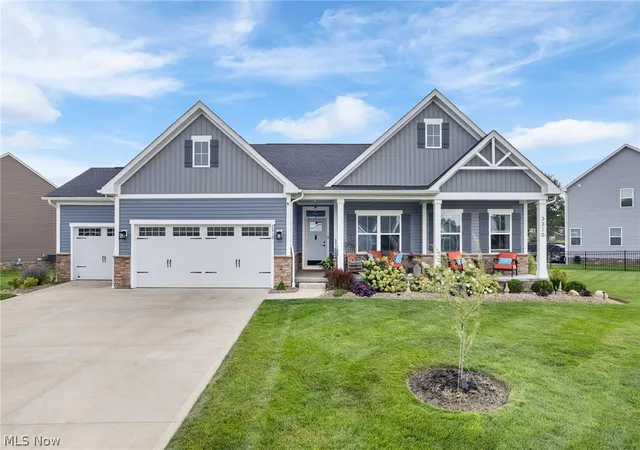 Photo 1 of Sale Pending at 3310 Stoneleigh Rd Ne, Canton, OH 44721 | MLS# 5240582 | Listing updated on 2026-09-29