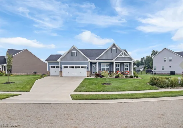 Photo 2 of Sale Pending at 3310 Stoneleigh Rd Ne, Canton, OH 44721 | MLS# 5240582 | Listing updated on 2026-09-29